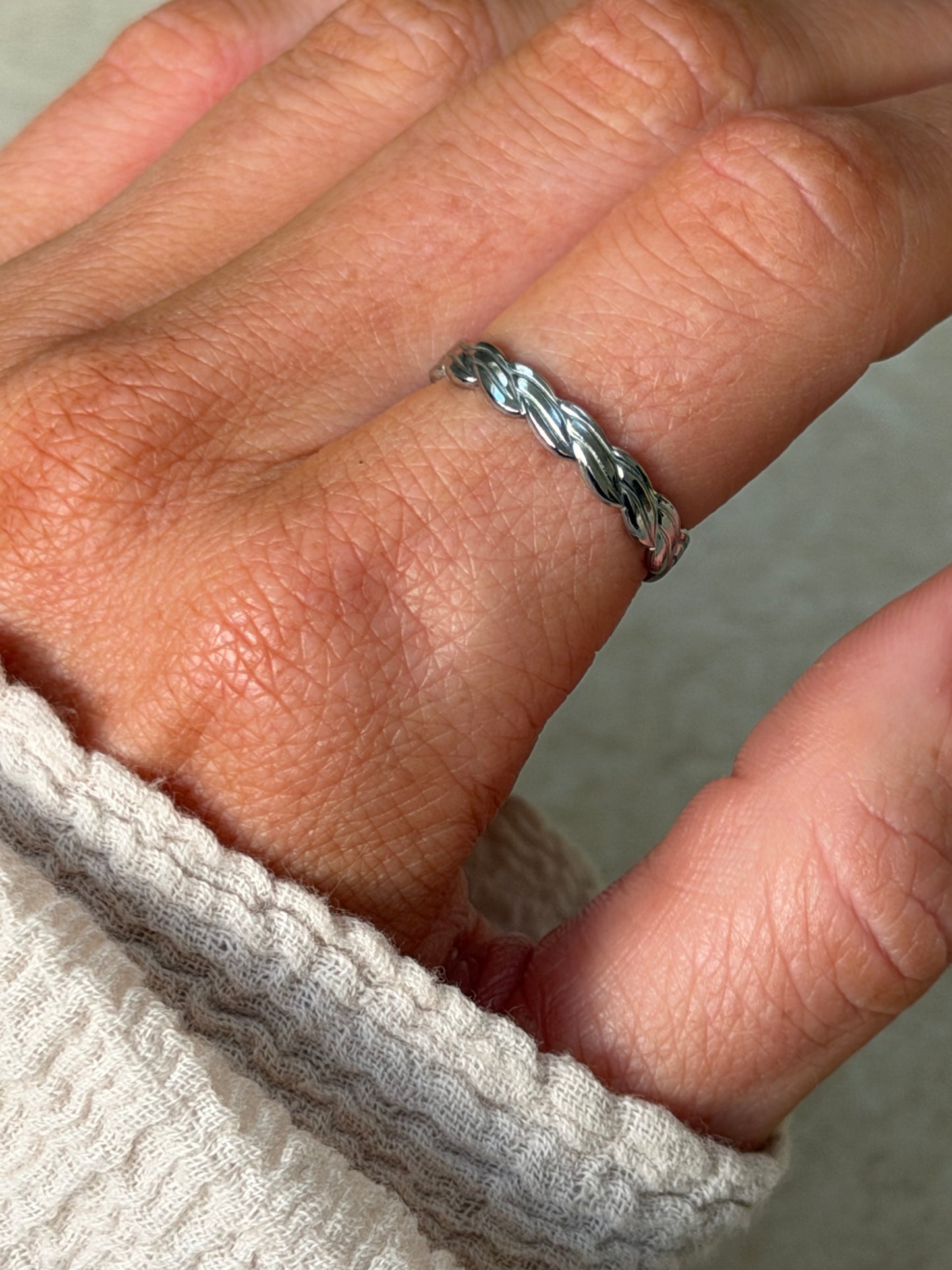 Auri Adjustable Waterproof Ring