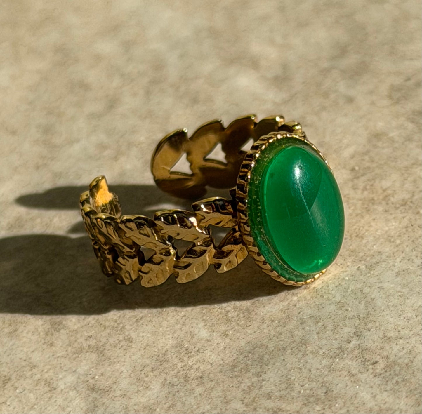 Emerald leaf ring
