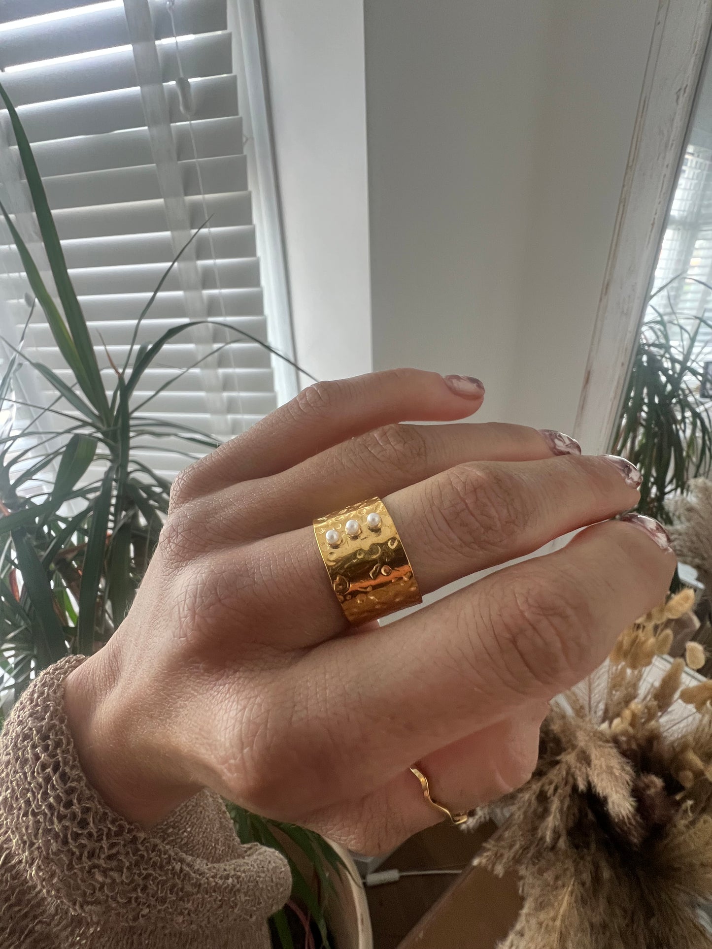 Solara Pearl Hammered Waterproof Ring