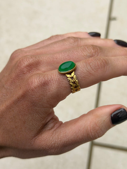Emerald leaf ring