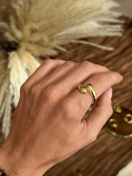 Vienna Twist Ring